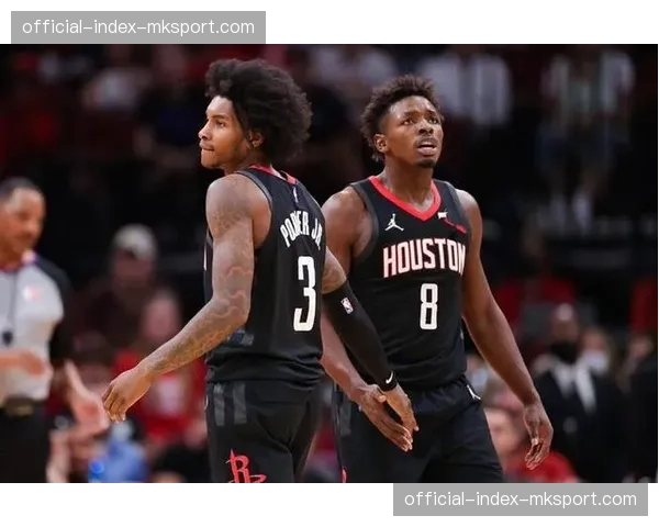 前瞻:上海久事“一大四小”阵容能否破解深圳内线双塔? 前瞻:上海久事“一大四小”阵容能否破解深圳内线双塔?